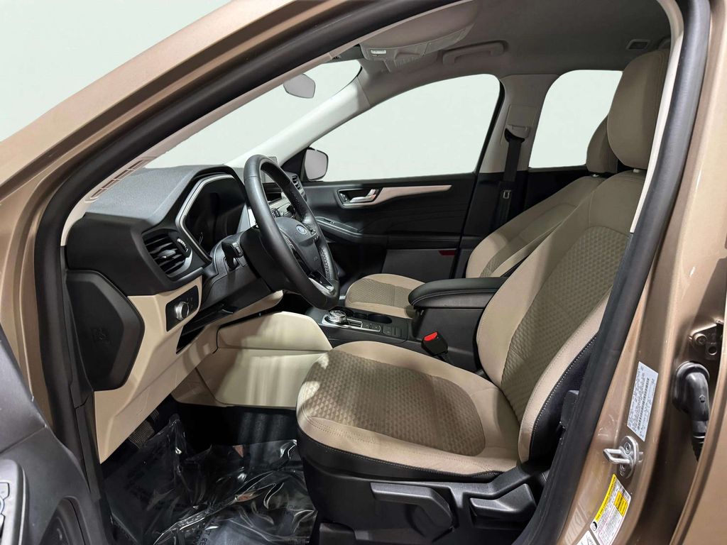 Used 2021 Desert Gold Metallic Ford SE image 21
