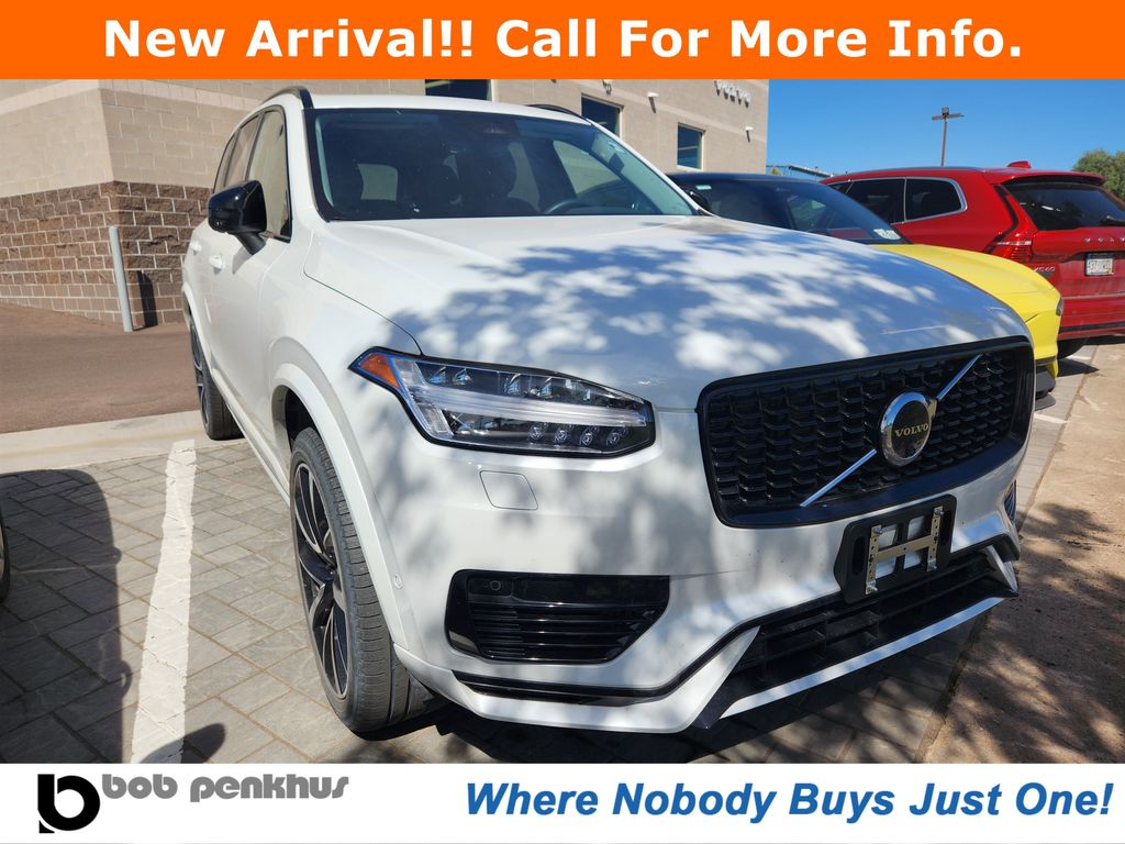 2023 Volvo XC90 Recharge Plug-In Hybrid T8 Plus Dark Theme 7 Passenger