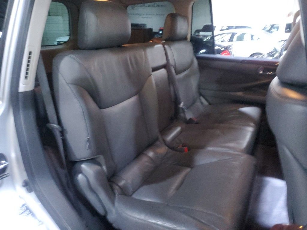 2009 Lexus LX 570 23