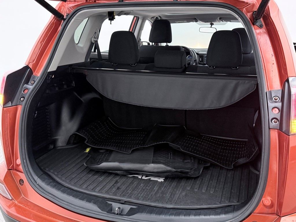 Thumbnail: 2016 Toyota RAV4 - 22