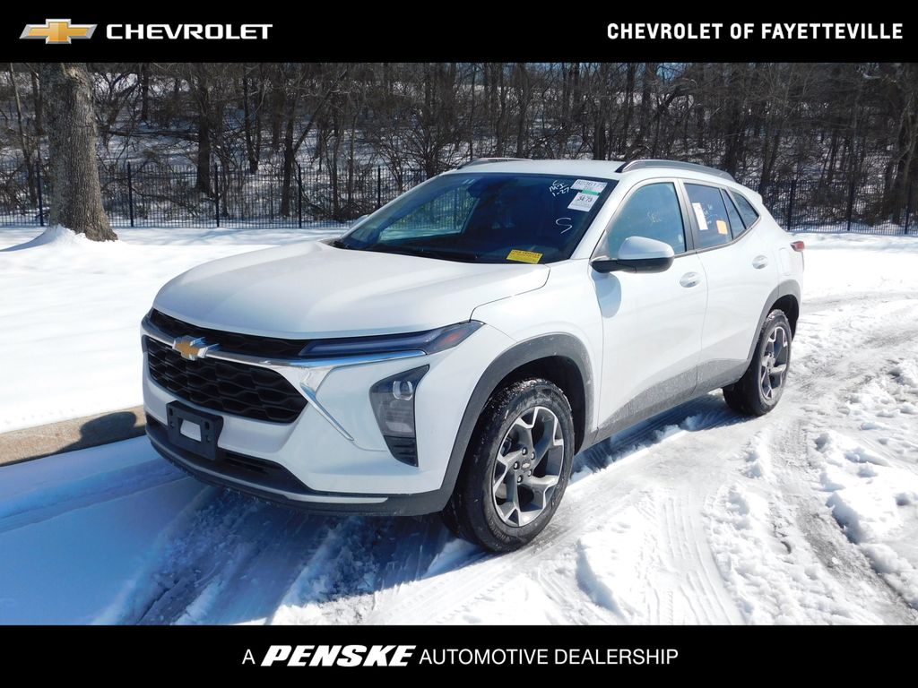 Thumbnail: 2025 Chevrolet Trax - 1