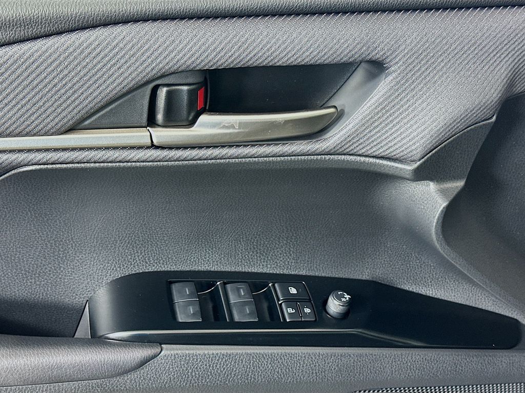 Thumbnail: 2025 Toyota Camry - 18