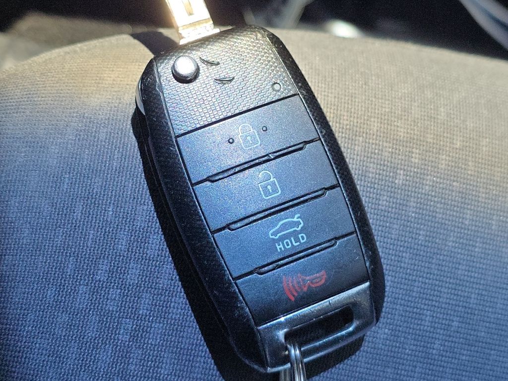 Used 2015 Silver Kia LX image 30