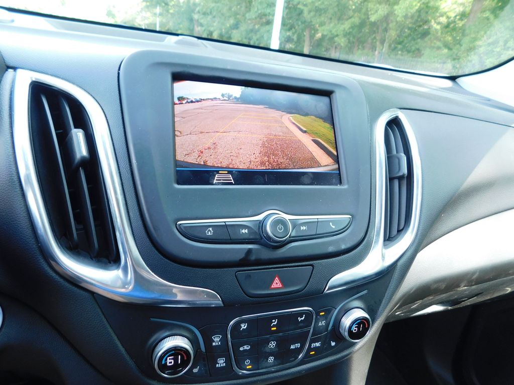 Thumbnail: 2020 Chevrolet Equinox - 10