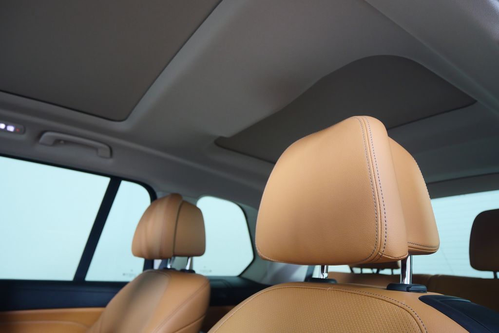 2022 BMW X7 xDrive40i 16