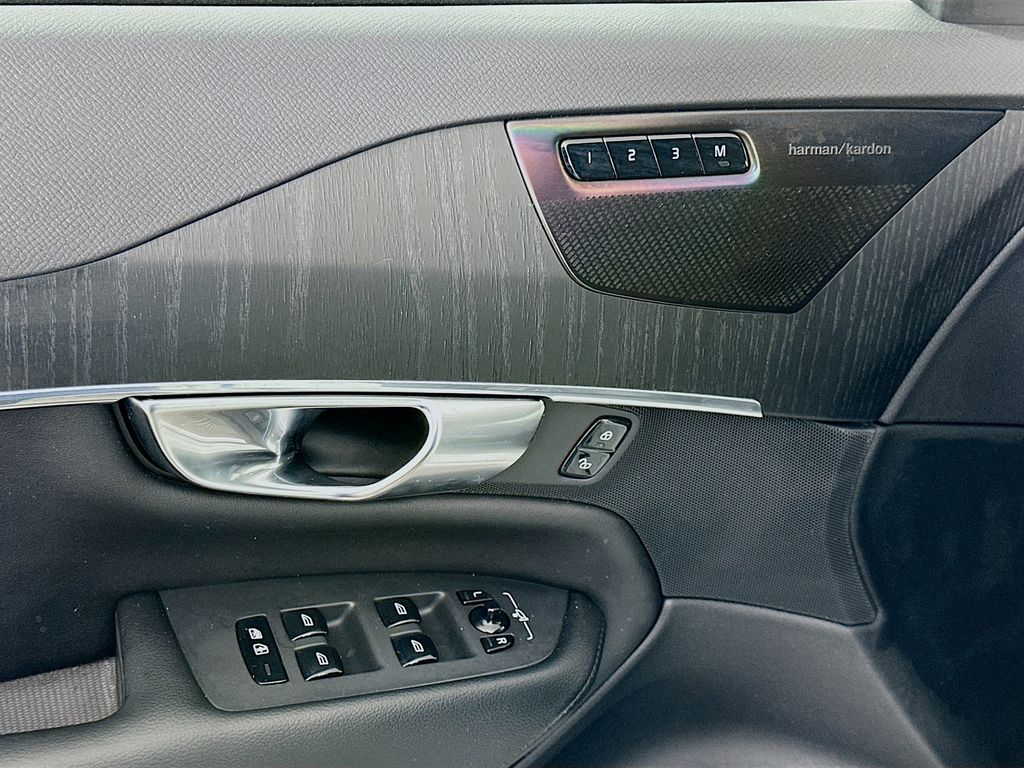 Thumbnail: 2020 Volvo XC90 - 18