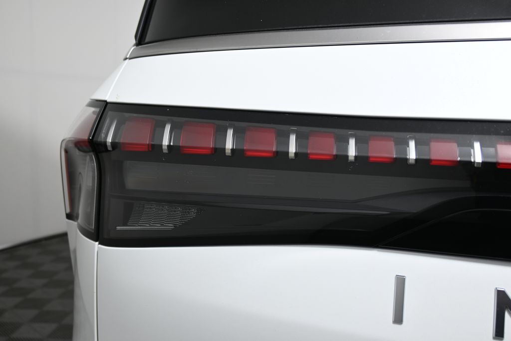 Thumbnail: 2026 INFINITI QX80 - 12