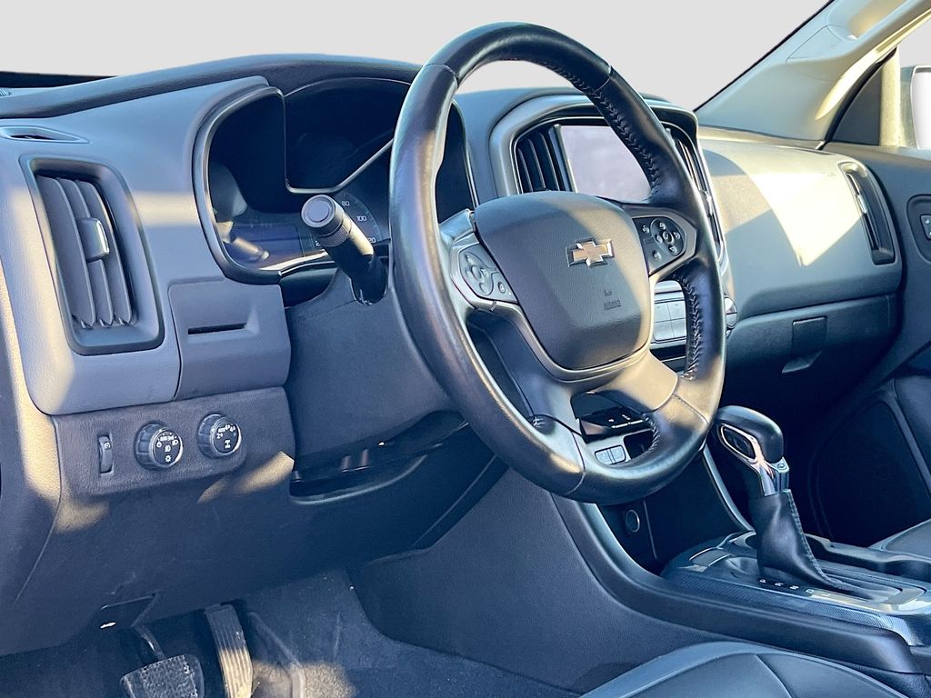 Used 2022 Black Chevrolet Z71 image 9