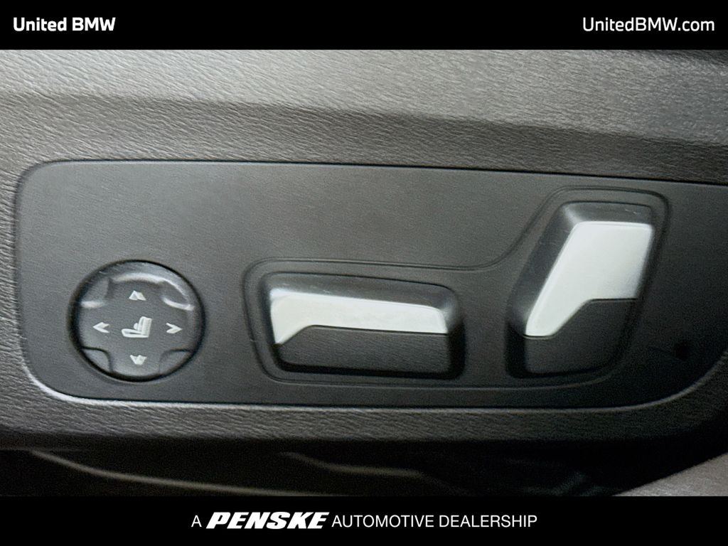 Thumbnail: 2023 BMW 3 Series - 4