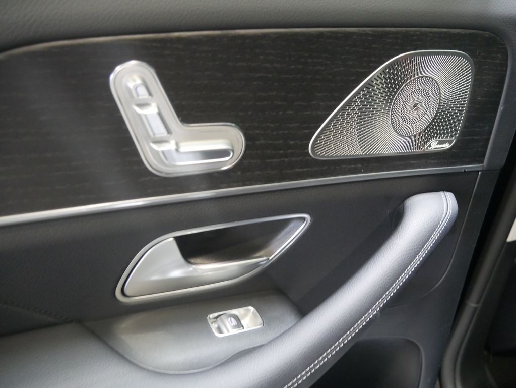 Thumbnail: 2026 Mercedes-Benz GLE - 23