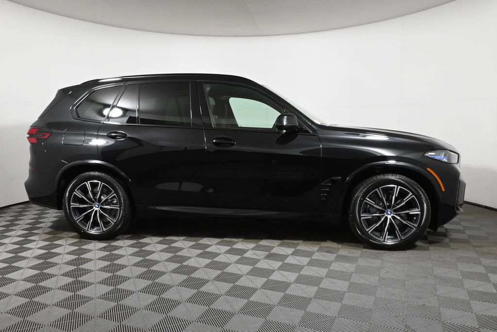 2025 BMW X5 xDrive50e 8