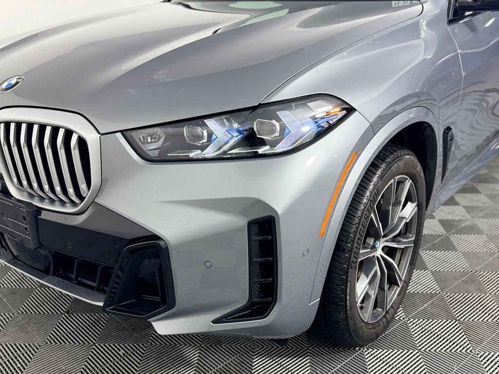 Thumbnail: 2026 BMW X5 - 9