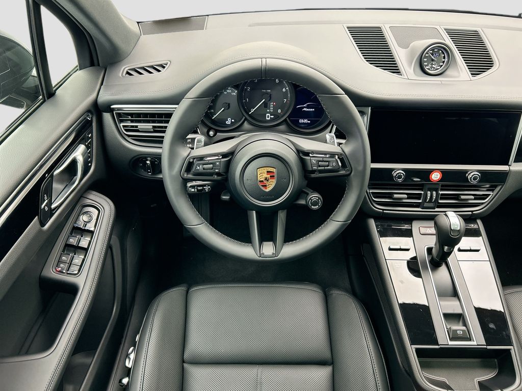 Thumbnail: 2026 Porsche Macan - 13