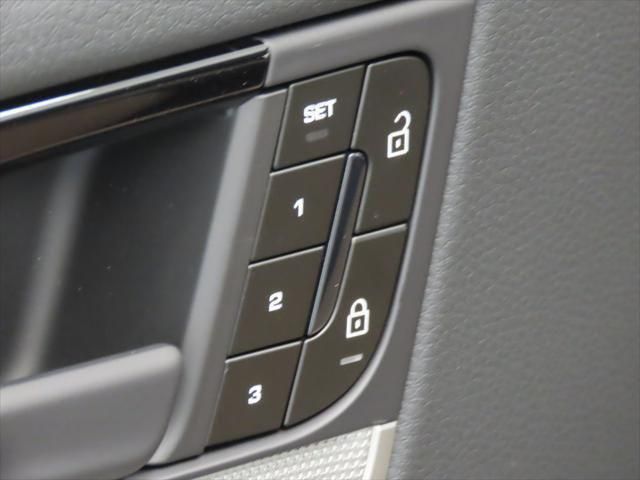 Thumbnail: 2025 Porsche  - 6