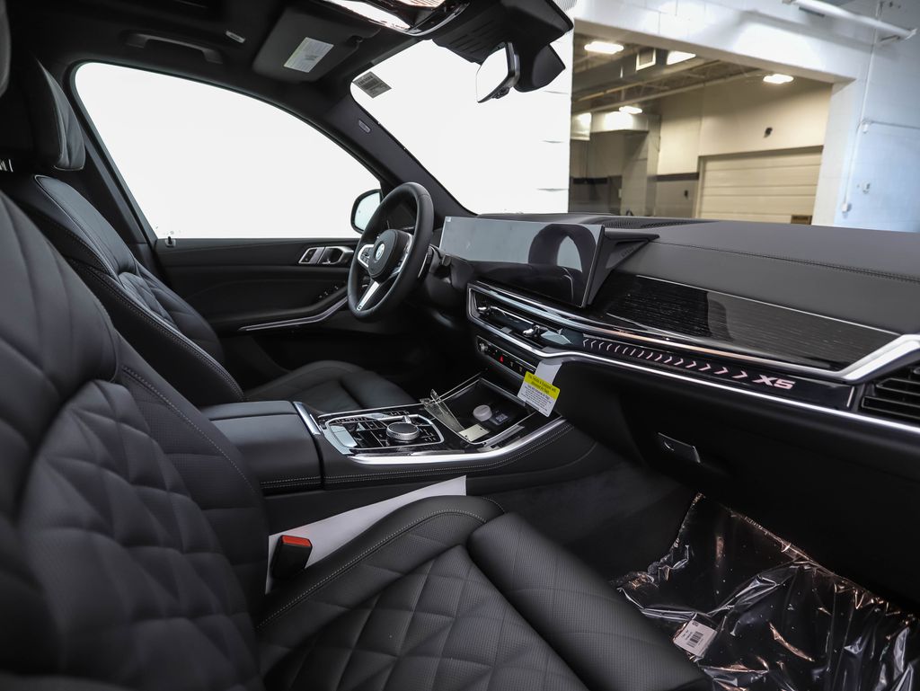 Thumbnail: 2026 BMW X5 - 30