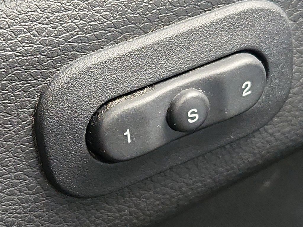 Thumbnail: 2018 Jeep Grand Cherokee - 25