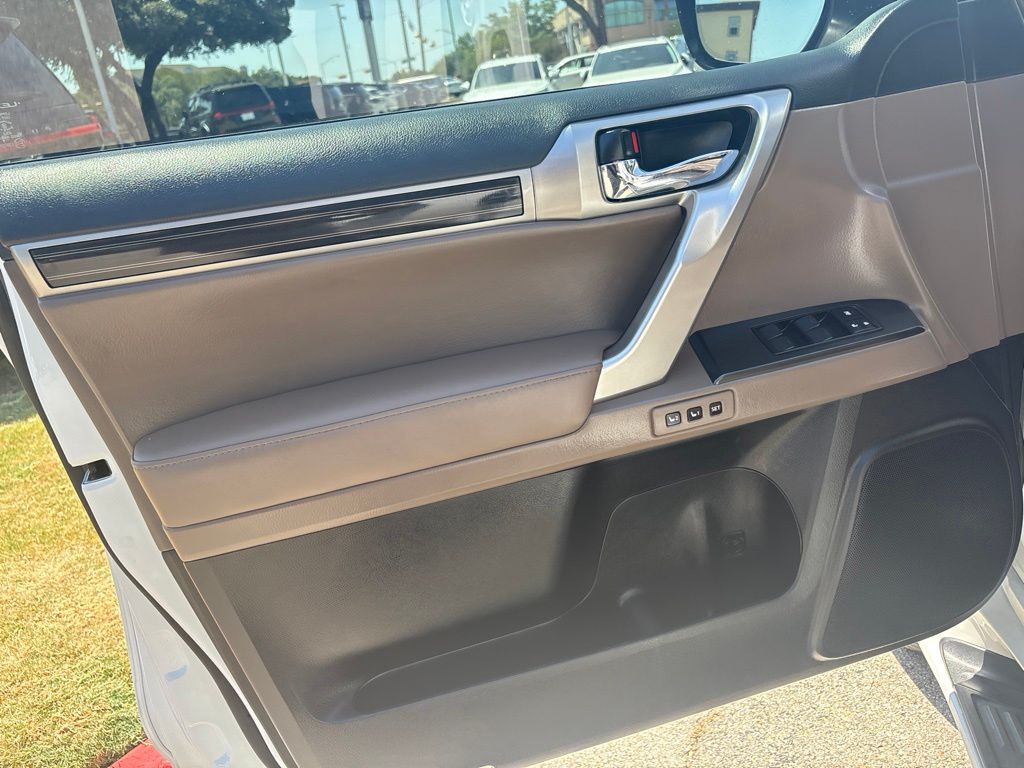 Thumbnail: 2023 Lexus GX - 12