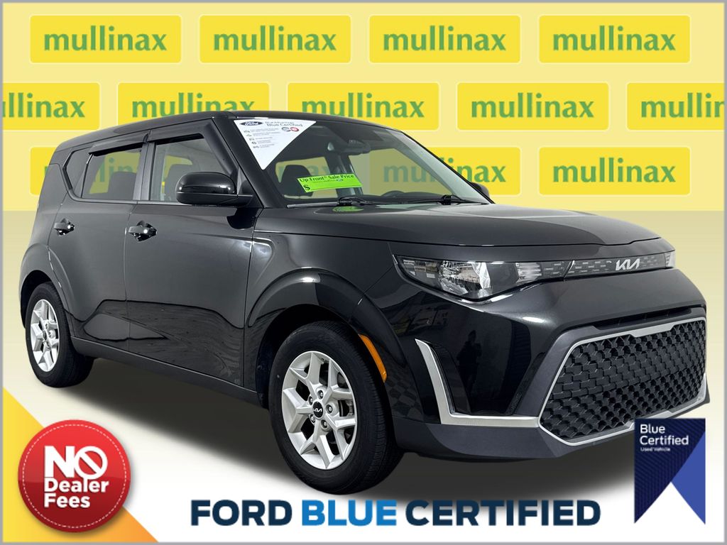 Fusion Black 2024 Kia Soul SUV / Crossover Front-Wheel Drive Continuously Variable Transmission