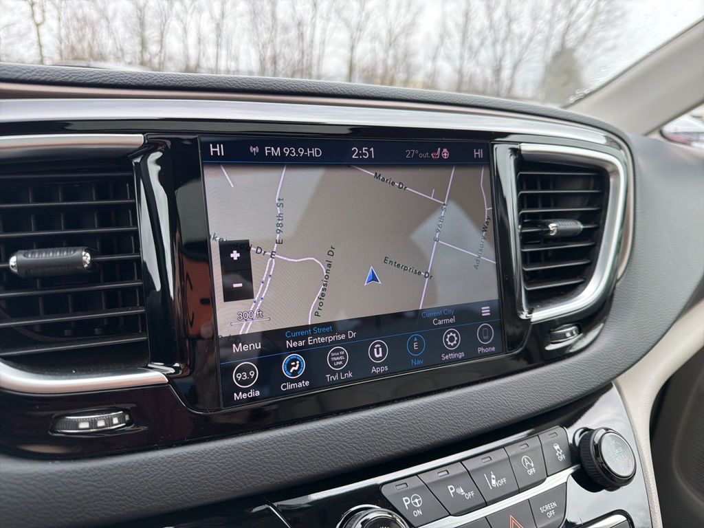 Thumbnail: 2019 Chrysler Pacifica - 31