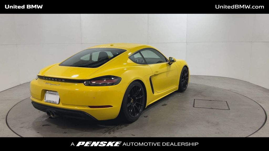 2022 Porsche 718 Cayman S 8