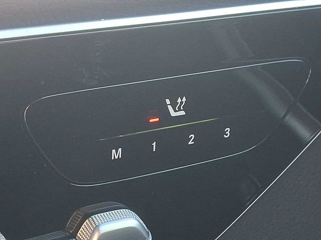 2023 Mercedes-Benz GLC 300 23