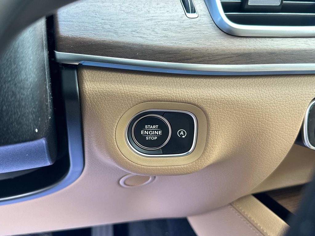 Thumbnail: 2026 Mercedes-Benz GLE - 22