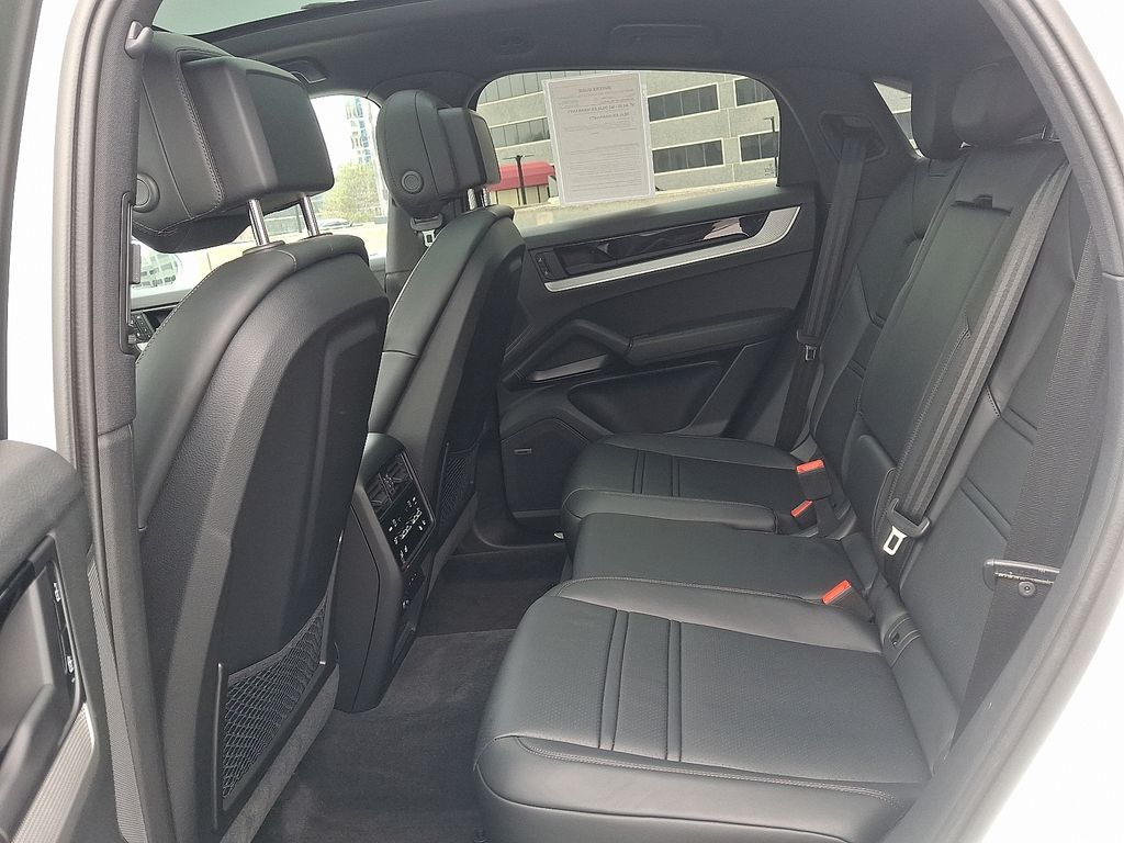 Thumbnail: 2025 Porsche  - 12