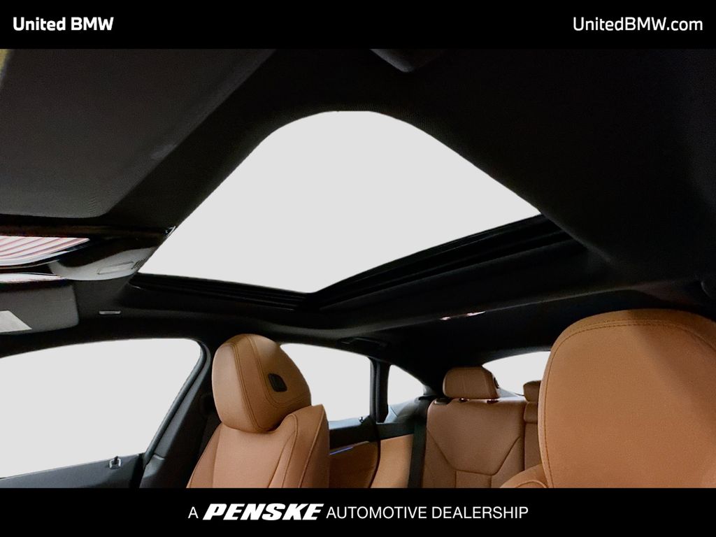 Thumbnail: 2026 BMW i4 - 12