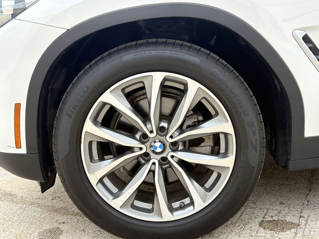 Used 2018 Alpine White BMW xDrive30i image 9