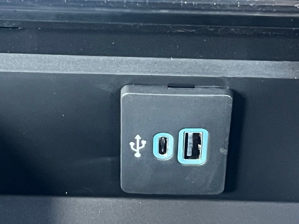 2025 Ford F-250SD Lariat White at Walterboro Ford