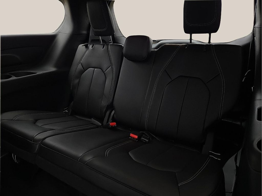 New 2026 Chrysler Pacifica For Sale in Farmington, AR