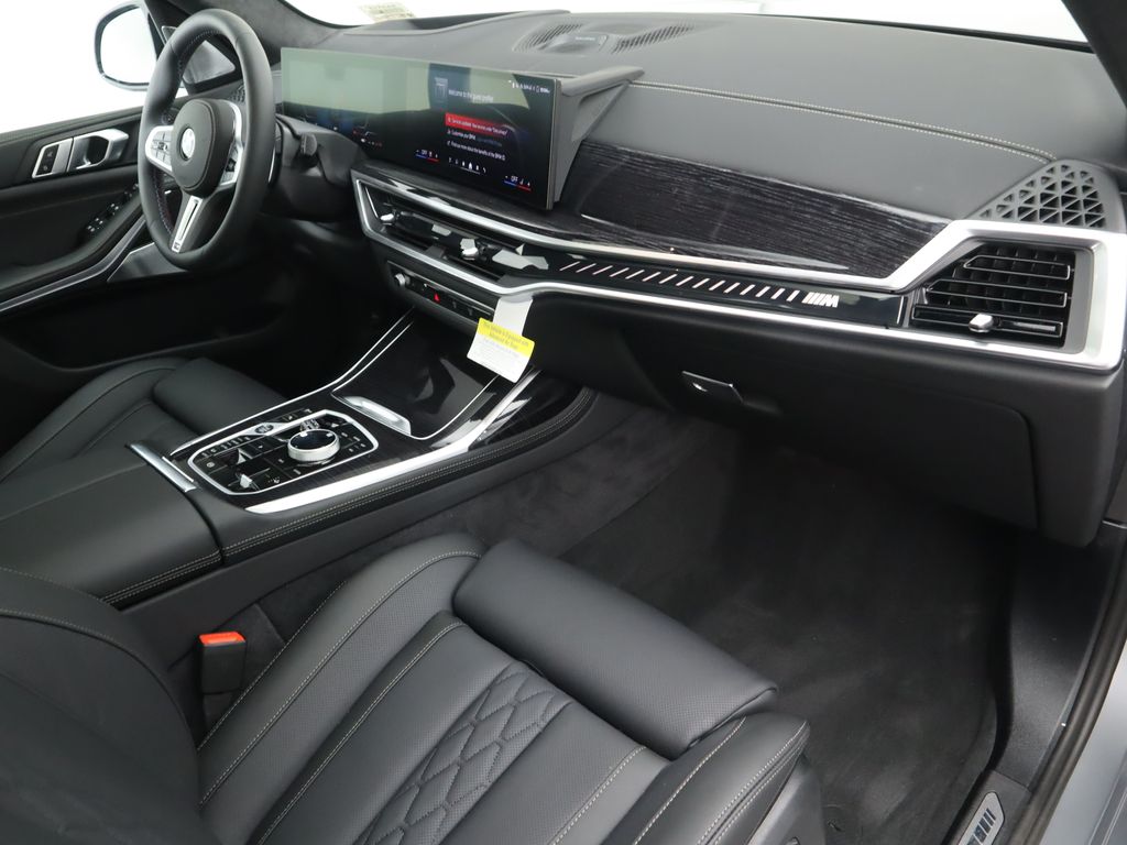 Thumbnail: 2026 BMW X7 - 18