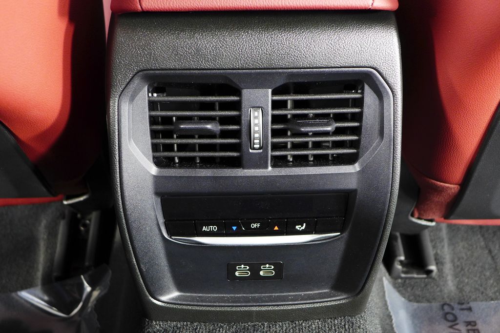 Thumbnail: 2024 BMW 3 Series - 24