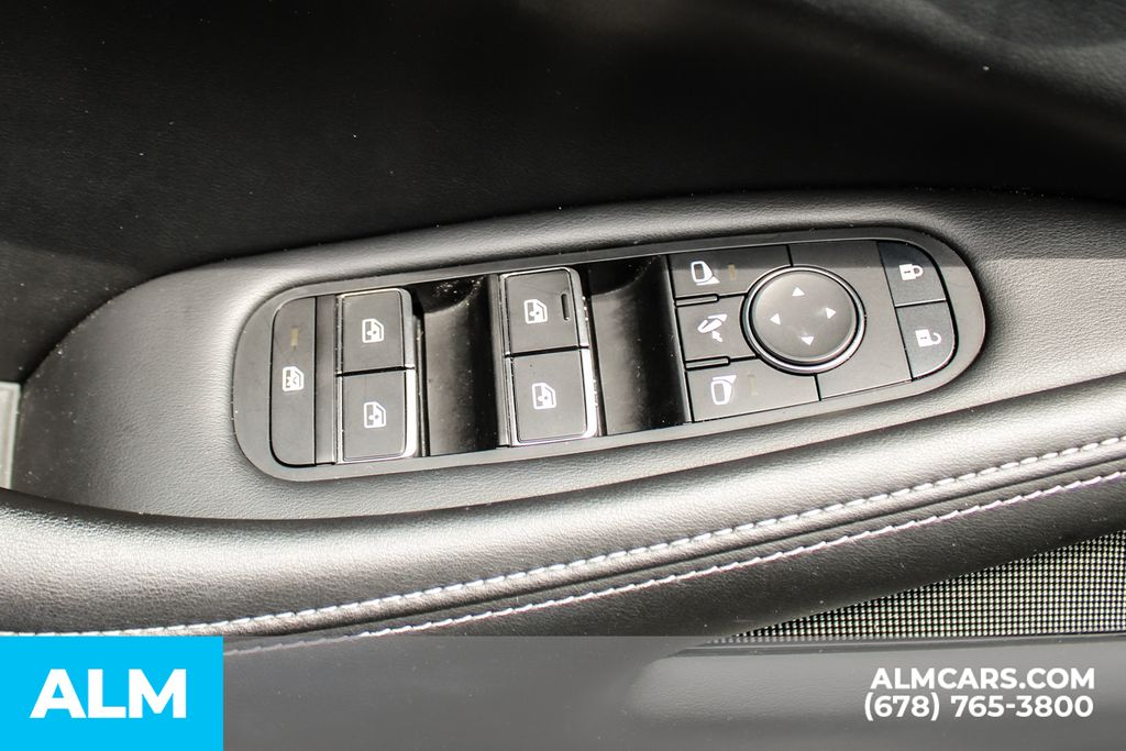 Used 2023 Silver INFINITI LUXE image 42
