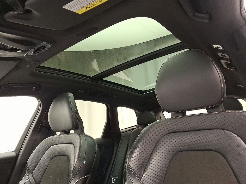 Thumbnail: 2018 Volvo XC60 - 14