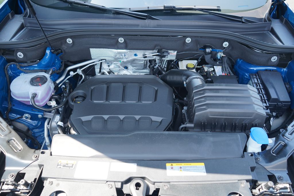 2025 Volkswagen Atlas SE 12