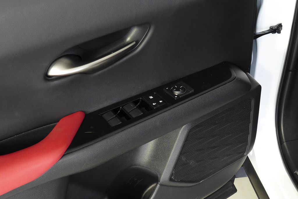 Thumbnail: 2022 Lexus UX - 12