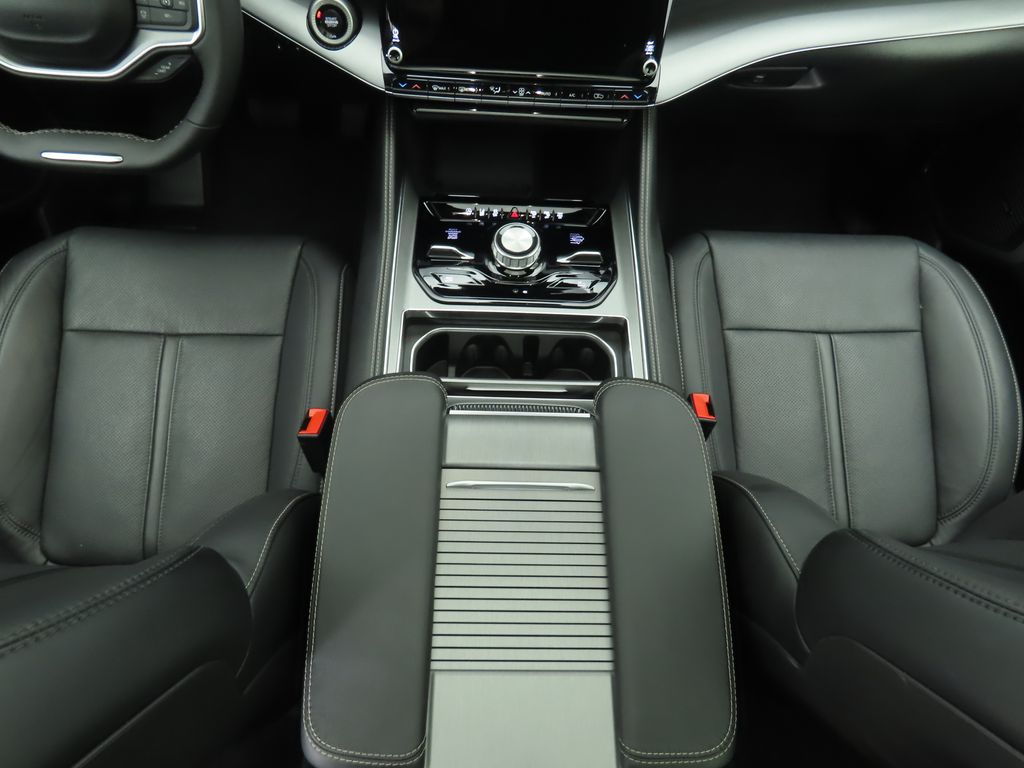 Thumbnail: 2024 Jeep Wagoneer - 17