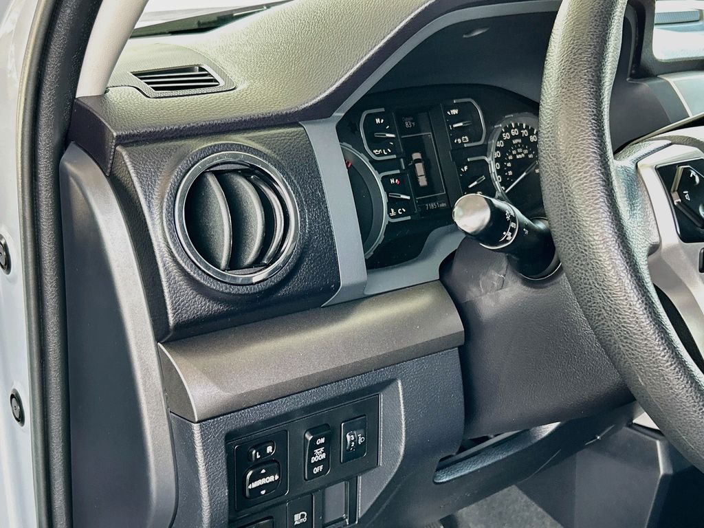 Thumbnail: 2020 Toyota Tundra - 10