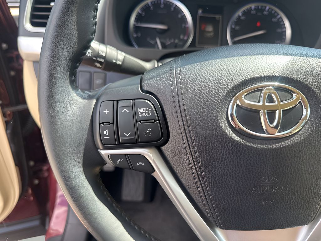 Used Car 2018 Toyota Highlander  Limited For Sale Under $30,000 In Austin, Texas