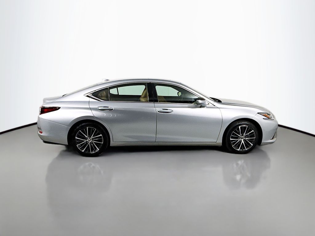 Thumbnail: 2023 Lexus ES - 4