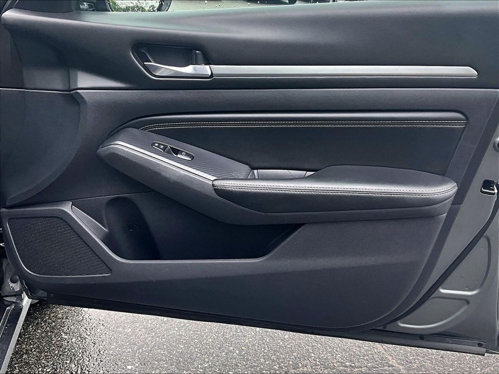 2019 Nissan Altima — photo 12