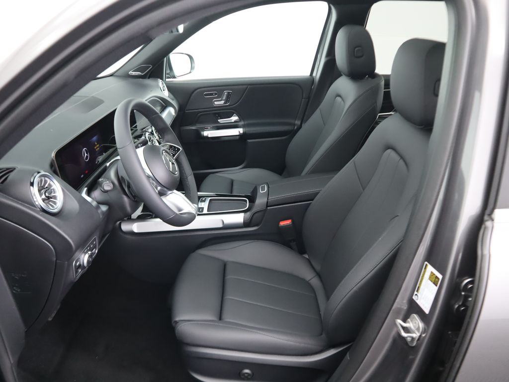 Thumbnail: 2025 Mercedes-Benz GLB - 21