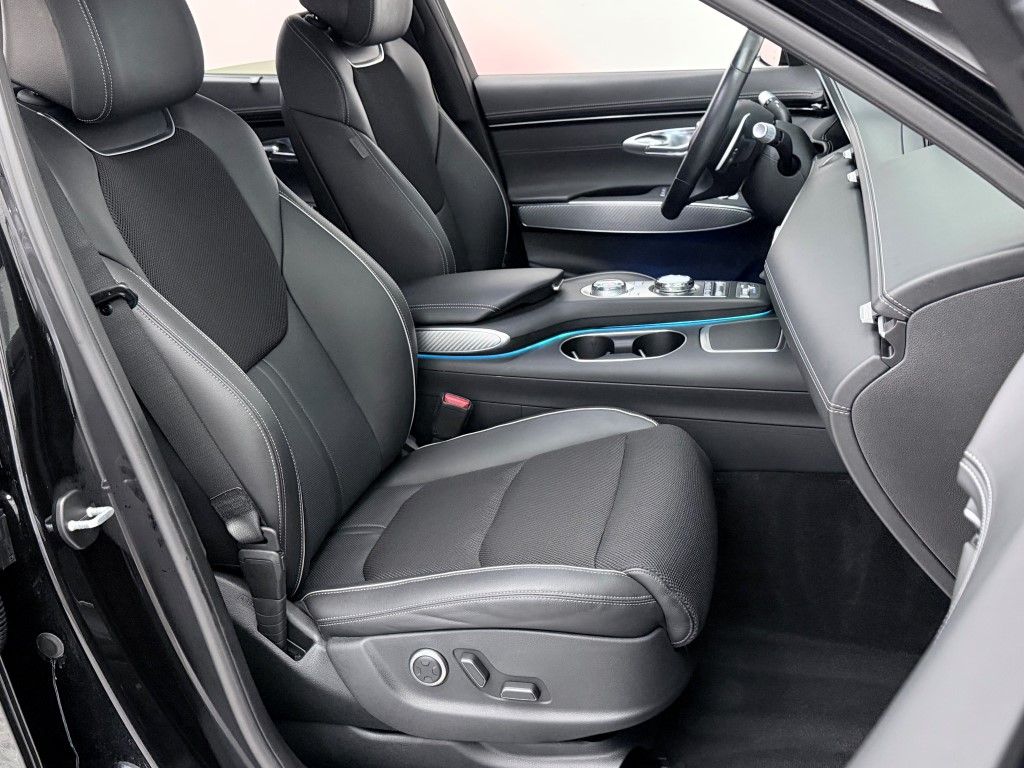 Thumbnail: 2024 Genesis GV70 - 22