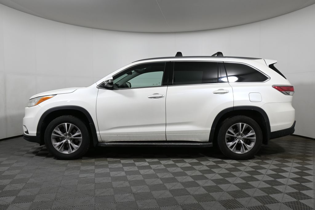Thumbnail: 2014 Toyota Highlander - 2