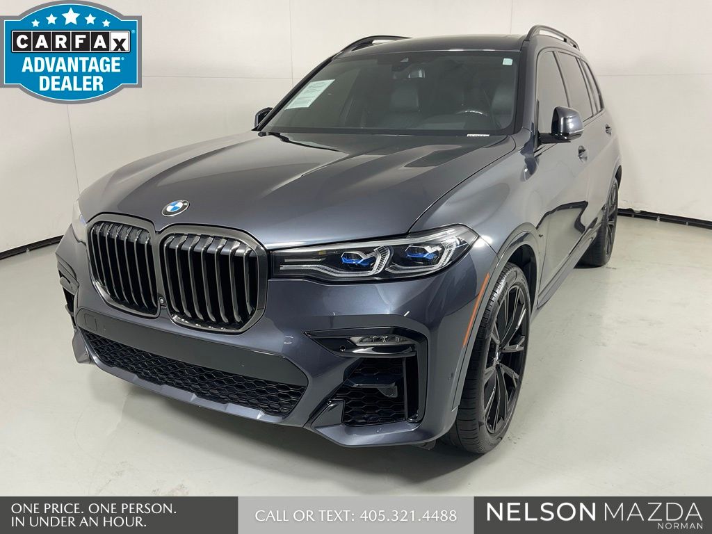 2022 BMW X7 M50i