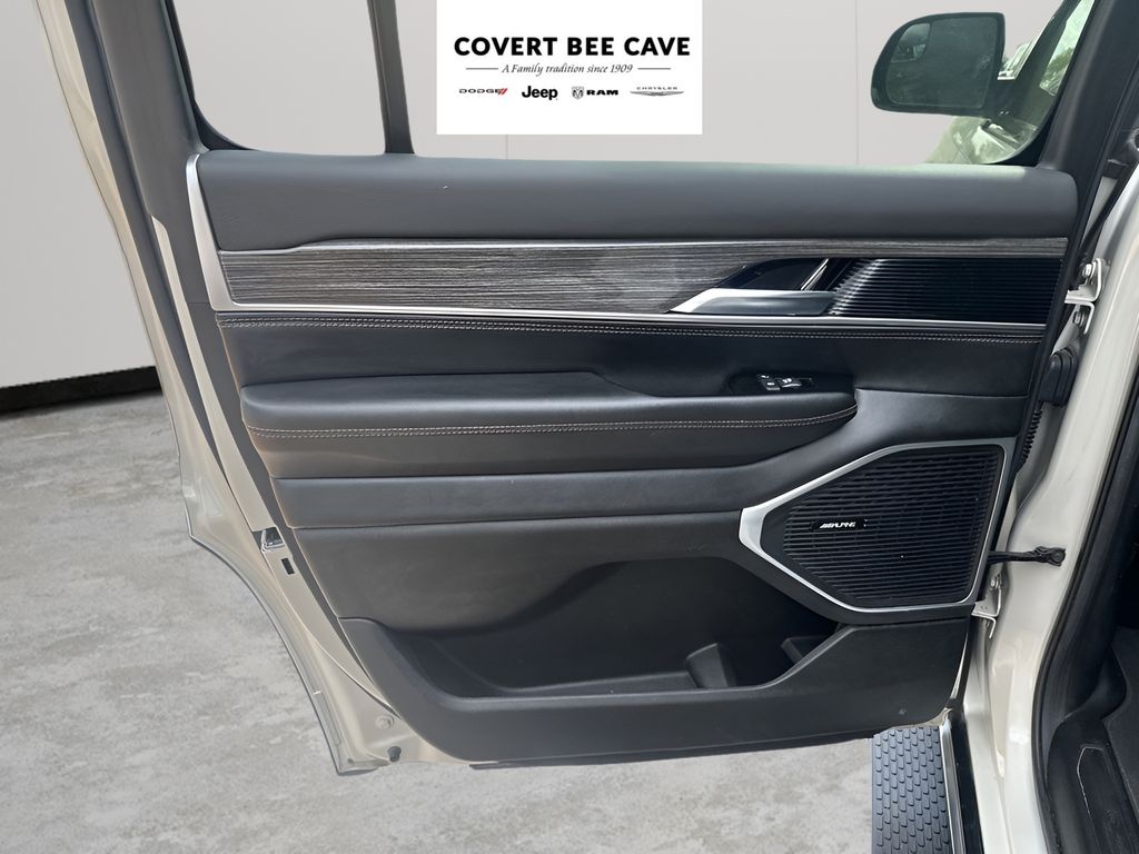 Used Car 2022 Jeep Wagoneer  Series Ii For Sale Under $35,000 In Austin, Texas