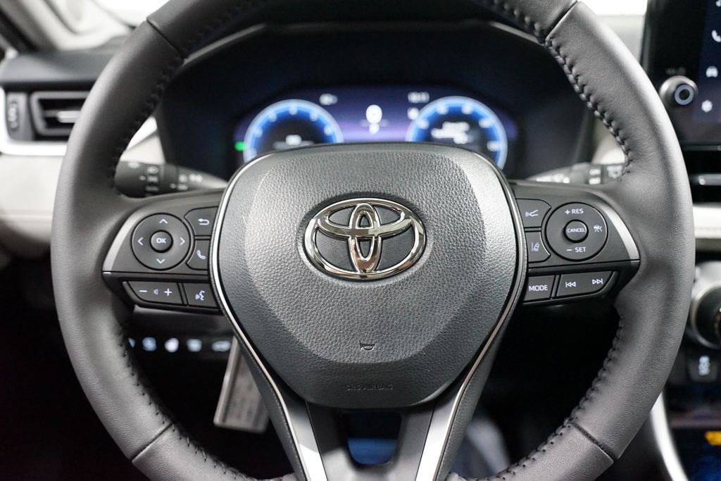 Thumbnail: 2025 Toyota RAV4 - 12