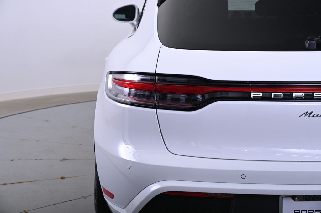 Thumbnail: 2025 Porsche Macan - 13