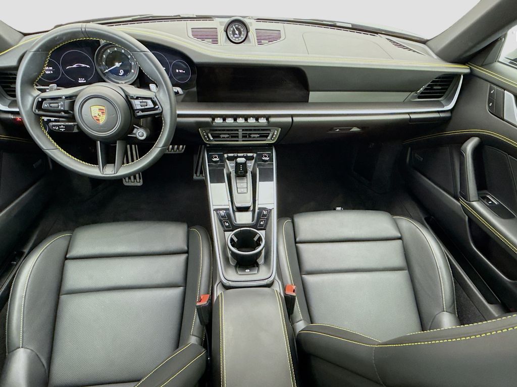 Thumbnail: 2022 Porsche 911 - 16